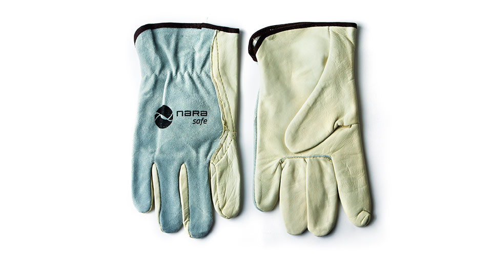 Engineer natural cowhide gloves, and fleshing gloves